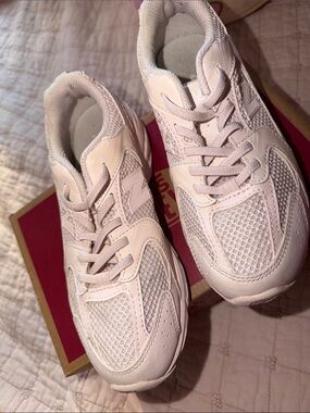 New Balance Women's Pale Pink Mesh Lace-Up Sneakers